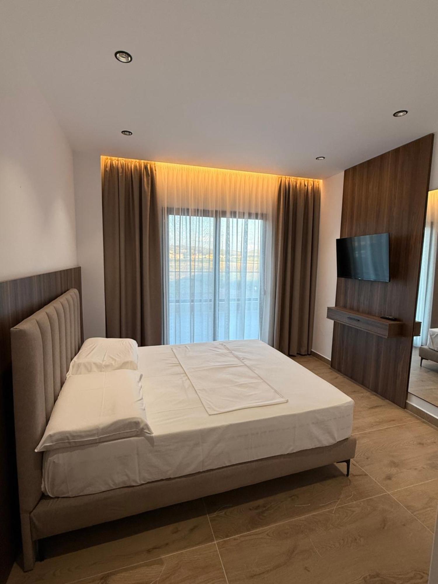 Imperial 4*