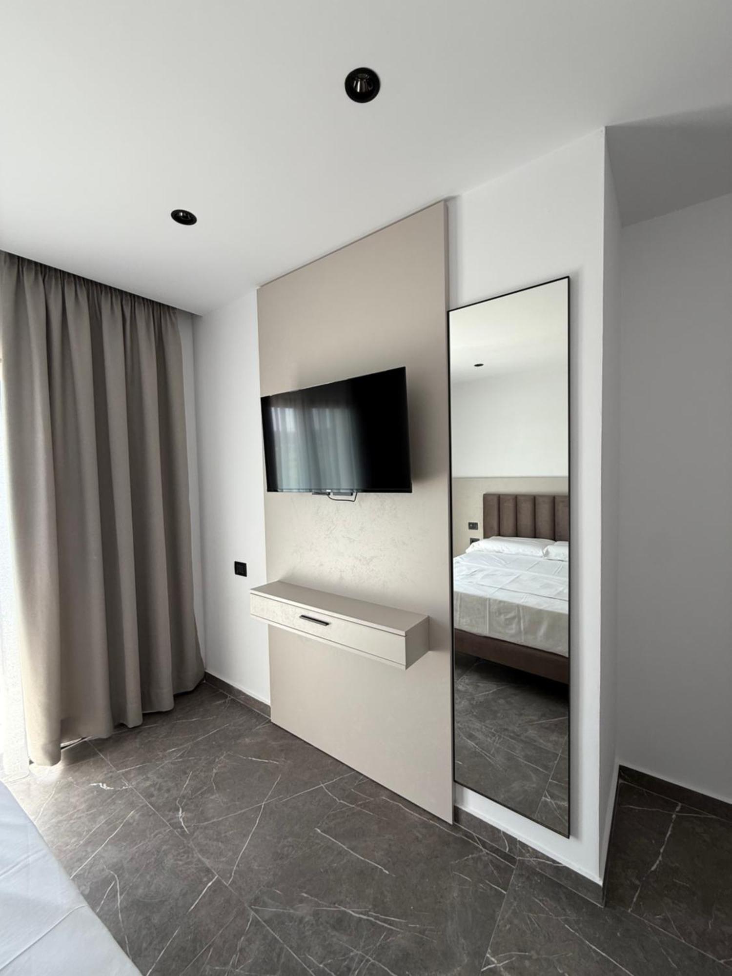 Imperial Hotel Spille