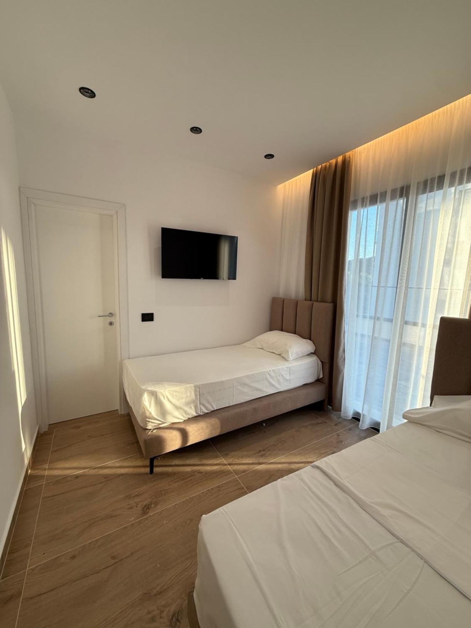 Imperial 4*