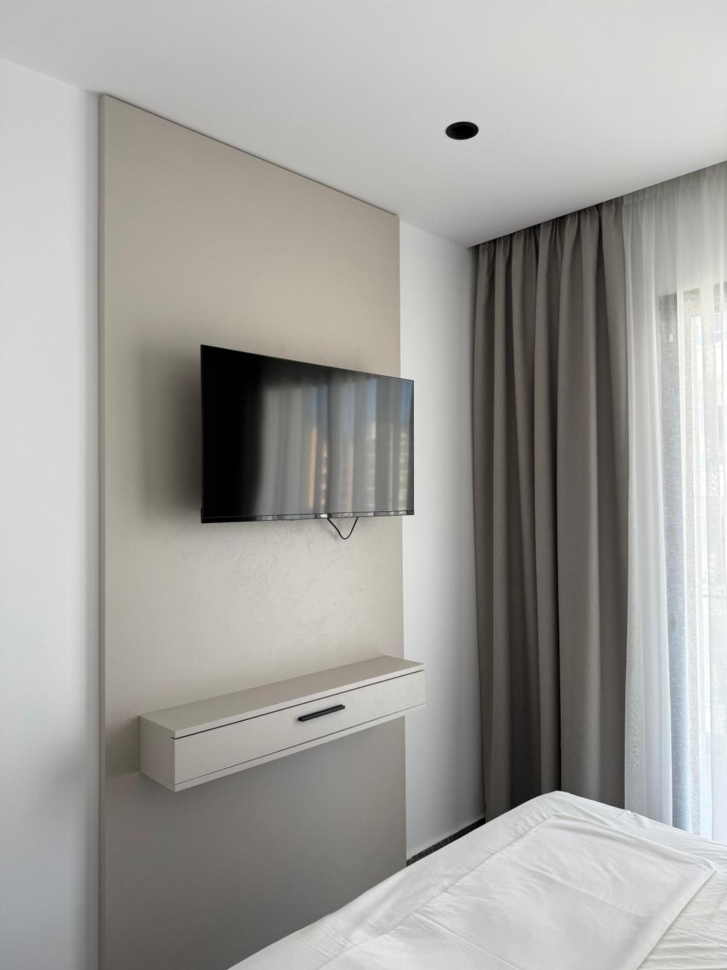 Imperial 4*